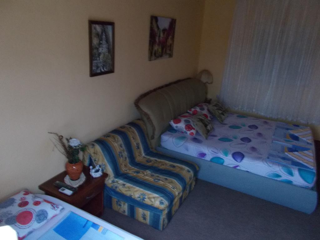 Guesthouse Feel Lake ヴィルパザル エクステリア 写真