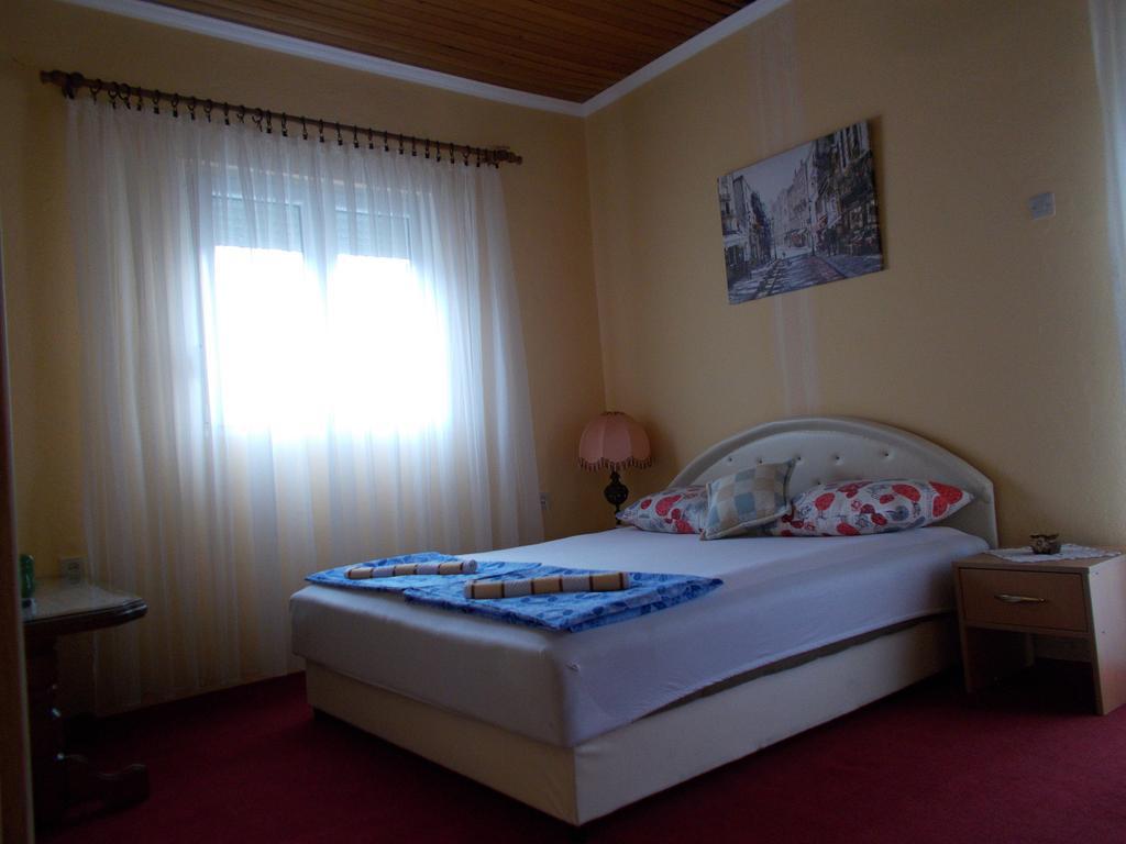 Guesthouse Feel Lake ヴィルパザル エクステリア 写真